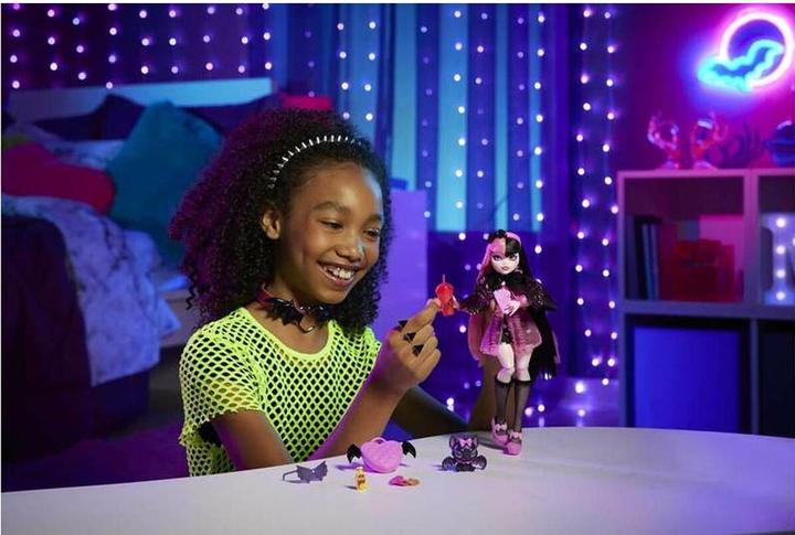 Actual product image Monster High Core Draculaura