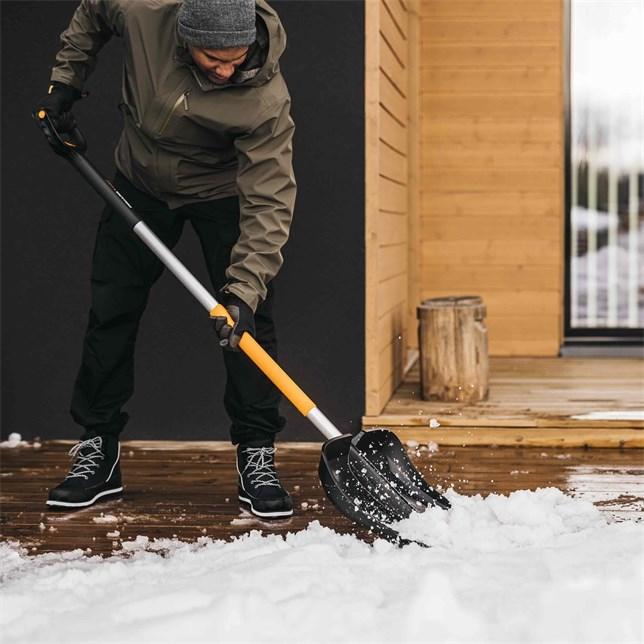 Immagine prodotto Fiskars Spazzaneve telescopico serie X
