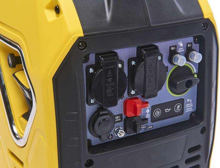 Image du produit Champion Power Equipment 2200 Watt Inverter essence - The Mighty Atom. (1900 W, 4 l)