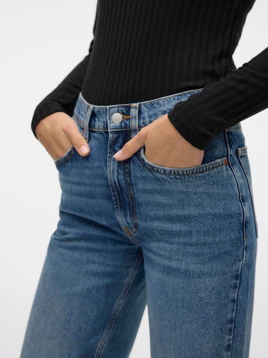Actual product image Vero Moda VMVALERIE Mid Rise Locker geschnitten Jeans Straight-Fit (27)