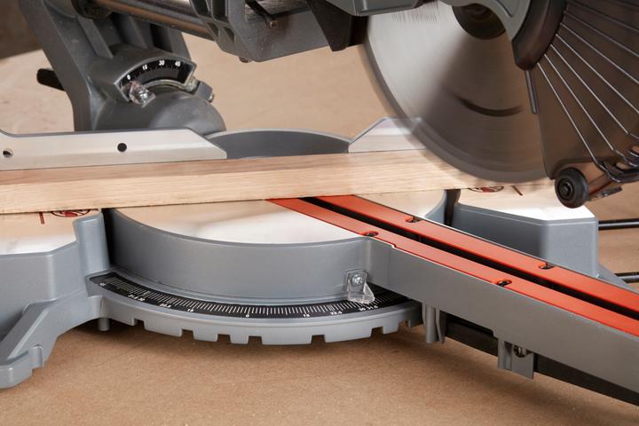 Immagine prodotto Black & Decker BLACK&DECKER BES700-QS
