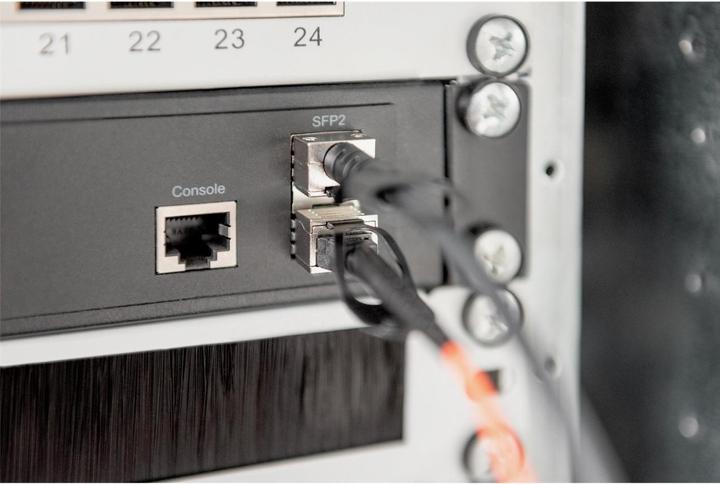 Actual product image Digitus SFP+ 10G 2m DAC cable (S/FTP, CAT6, 2 m)