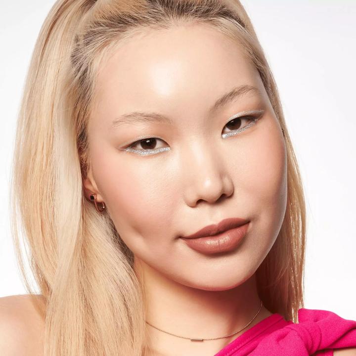 Actual product image essence Lipstick The Slim Stick 101 Choc-o-holic (101 Choc-o-holic)