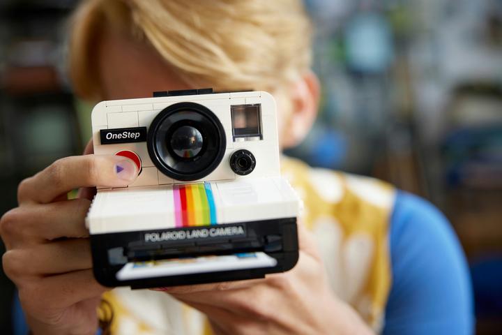 Produktbild LEGO Polaroid OneStep SX-70 Sofortbildkamera (21345, LEGO Ideas)