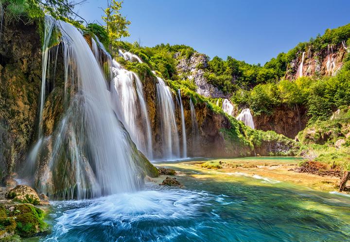 Actual product image Castorland Land of the Falling Lakes Jigsaw Puzzle 1000 piece(s) Landscape (1000 pieces)