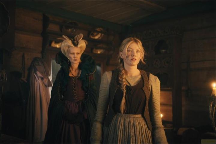 Actual product image Plaion Three Hazelnuts for Cinderella (Mediabook, 4K-UHD + 2 Blu-rays) (Blu-ray, 2022, German)