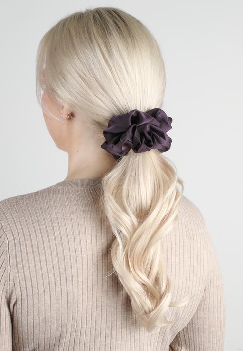 Produktbild Trisa Fashion Grosses Scrunchy Schwarz, Grau, Dunkelviolett 3 Stk. (Haargummi)