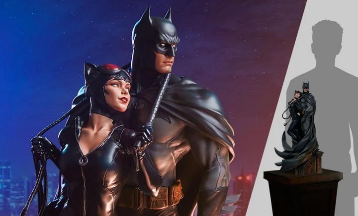 Actual product image Sideshow DC Comics diorama Batman & Catwoman 51 cm