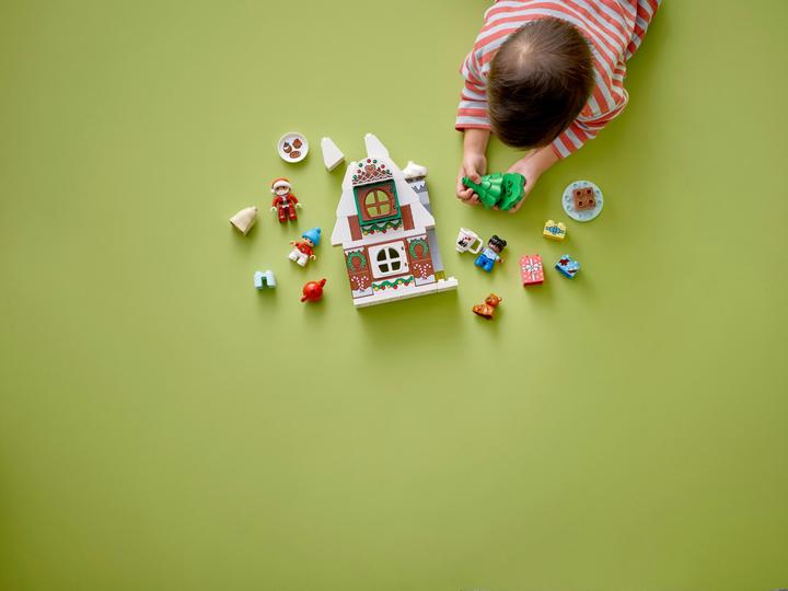 Immagine prodotto LEGO Casa di pan di zenzero con Babbo Natale (10976)