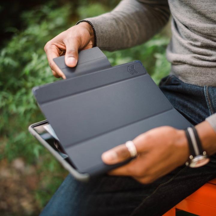 Actual product image STM Dux Plus Duo (iPad 2019 (7th gene), iPad 2020 (8. Gen))