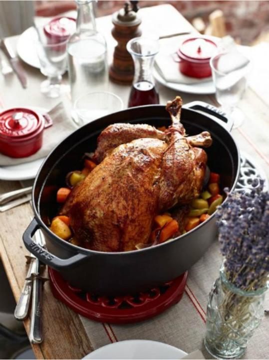 Immagine prodotto Staub Tostapane ovale rosso ciliegia (23 cm, Pirofila + casseruola, Ghisa, Smalto)