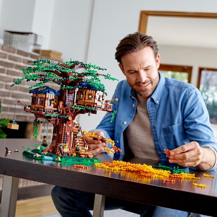 Produktbild LEGO Baumhaus (21318, LEGO Ideas, LEGO Seltene Sets)