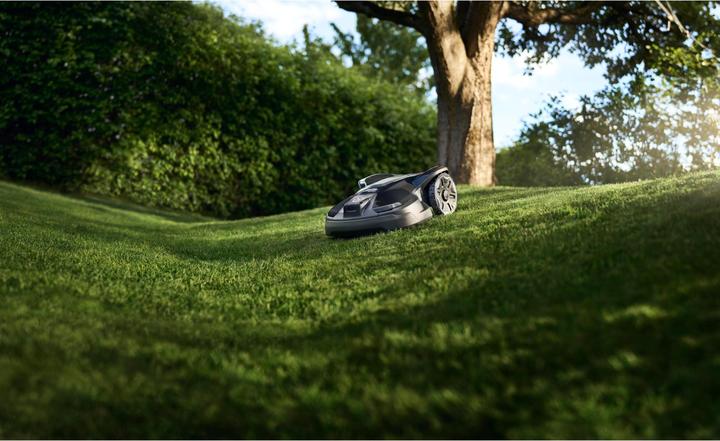 Actual product image Husqvarna AUTOMOWER 320 NERA (2200 m², Without boundary wire, Boundary wire)