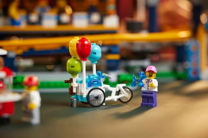 Actual product image LEGO Looping roller coaster (10303, LEGO Icons, LEGO Rare Sets)