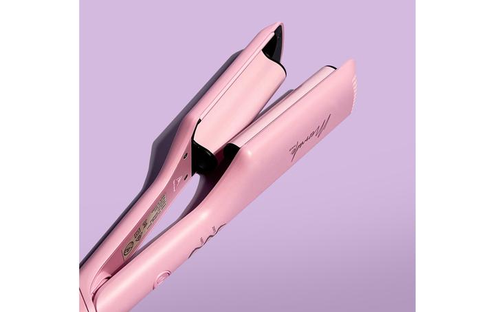 Image du produit Mermade Le nouveau Double Waver de Hair incarne la philosophie "Moins, c'est plus". Avec son design