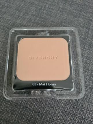 Immagine prodotto Givenchy Matissime Velvet Compact Powder Foundation 05 Mat Honey 9g (Mat Honey)