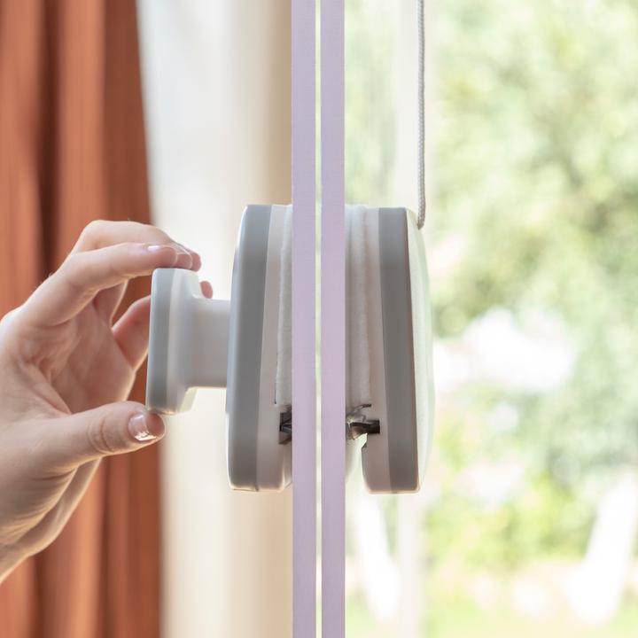 Image du produit InnovaGoods Grattoir à fenêtre magnétique