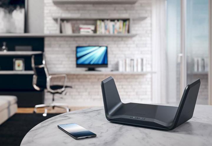 Actual product image Netgear Nighthawk RAXE300