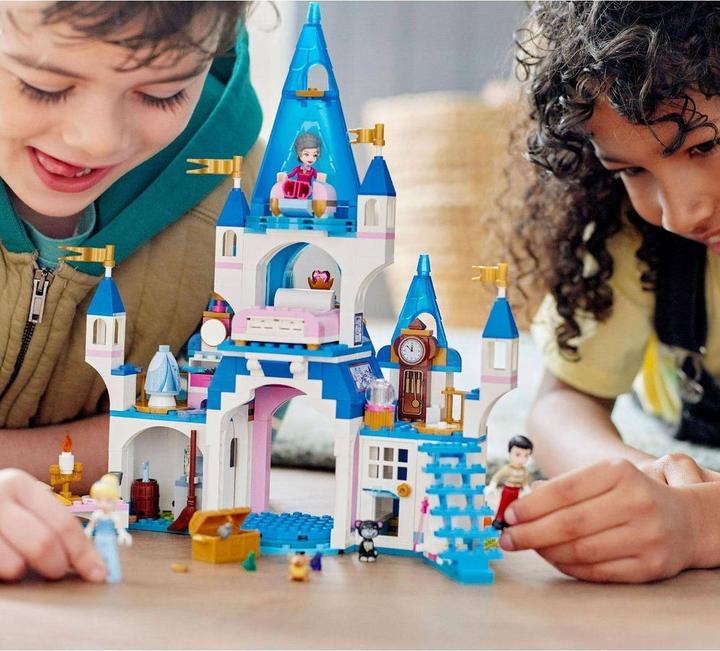 Actual product image LEGO Cinderella's castle (43206, LEGO Disney)