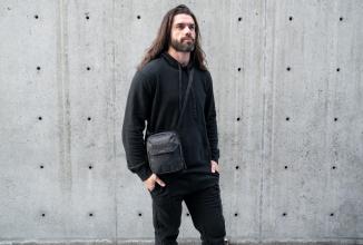 Actual product image Wandrd X1 Cross Body Bag Large Zwart (Camera shoulder bag, 1.60 l)