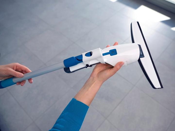 Actual product image Leifheit Nemo Click window and bathroom vacuum cleaner