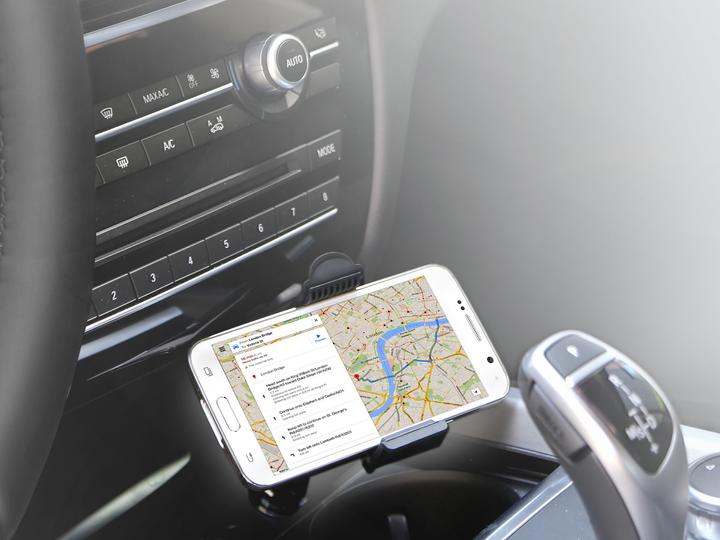 Actual product image SBS Car holder charger with USB port for smartphone up to 5,5Inc
