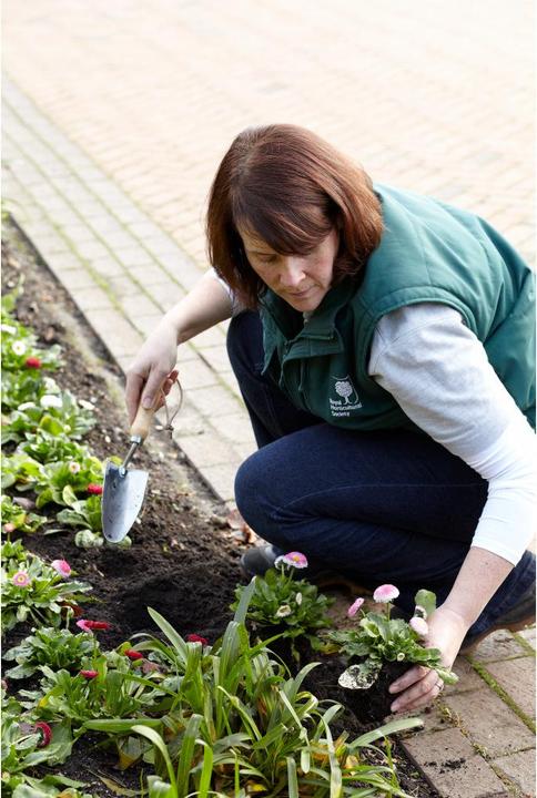 Actual product image Burgon & Ball Hand planting shovel