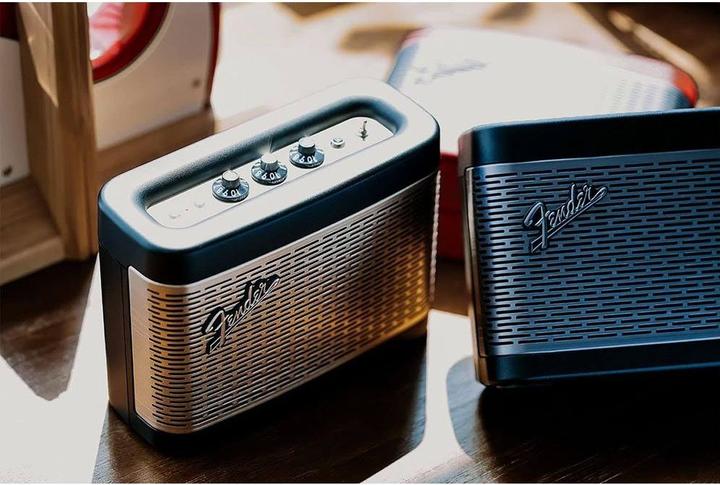 Actual product image Fender NewPort2 (12 h, Rechargeable battery operated, Electrical connection)