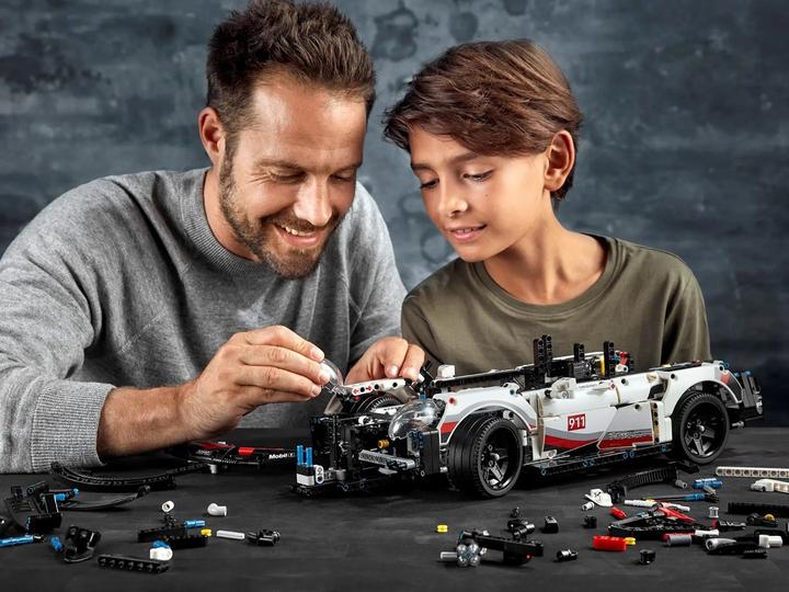 Image du produit LEGO Porsche 911 RSR (42096, LEGO Technic, LEGO difficiles à trouver)