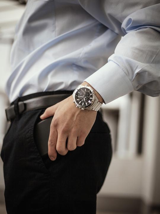 Actual product image Casio Edifice - ECB-30D-1AEF (Sports watch, Power reserve display, 49 mm)
