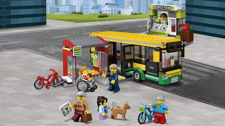 Produktbild LEGO Busbahnhof (60154, LEGO City)