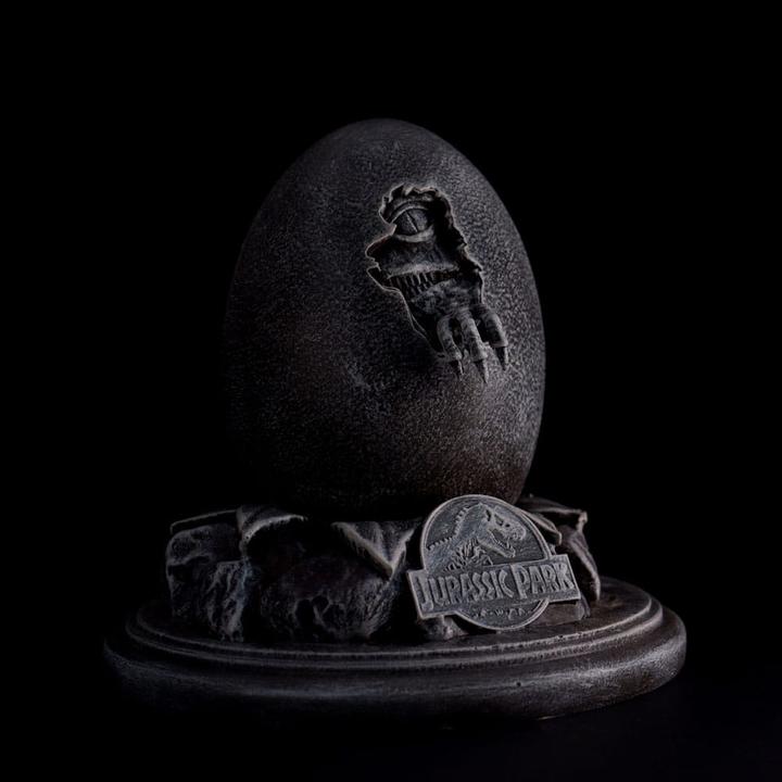 Actual product image Fanattik Jurassic Park Replicas 30th Anniversary Replica Egg & John Hammond Cane Set