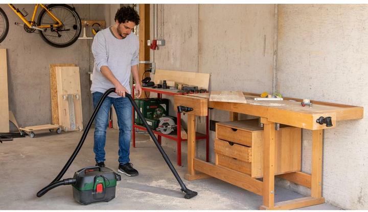 Image du produit Bosch Home & Garden AdvancedVac 18V-8 (Aspirateur eau et poussière)