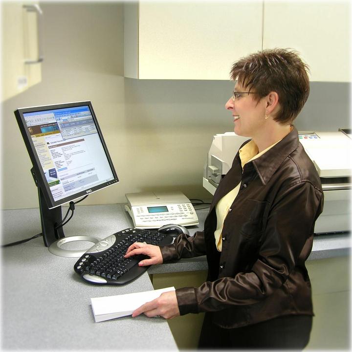 Actual product image Ergotron Neo-Flex monitor stand with patented CF technology (Table, 24")