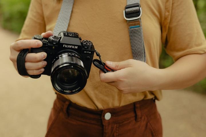 Actual product image Peak Design Micro Clutch L-Plate (Wrist strap)