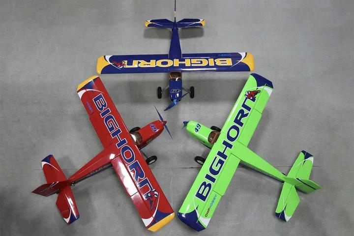 Produktbild OMPHobby Bighorn Pro 49" mit Landeklappen Blau ARF 1,24m