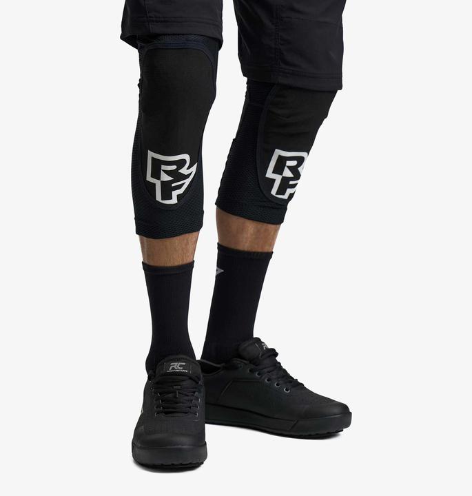 Produktbild Race Face Covert Knee (M, Knieschoner, Paar)