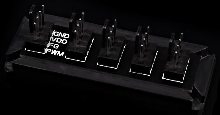 Produktbild Phobya 4Pin PWM auf 4x 4Pin Splitter (4 Lüfter)
