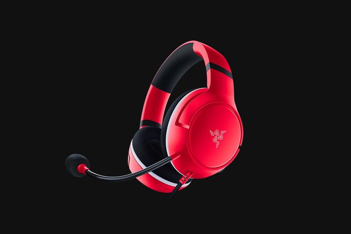 Actual product image Razer Essential Duo Bundle Kaira X for Xbox Charging Stand for Xbox Controller red (Cable)