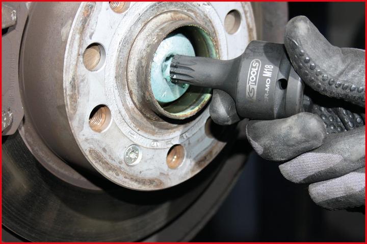 Actual product image KS Tools 3/4" Power bit socket for multi-tooth (XZN®) screws, short