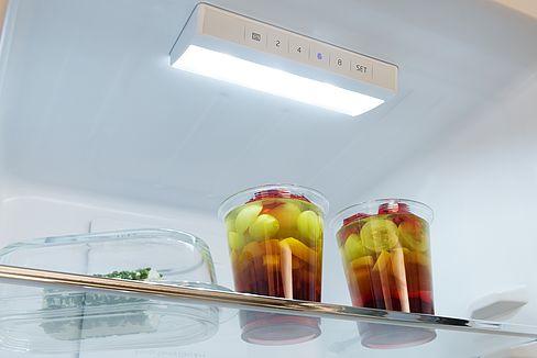 Produktbild Amica Kühlgefrierkombination KGC 15493 W BxHxT 54.5 x 180 x 59 cm Kühlteil 180 l Gefrierteil 70 l (250 l)