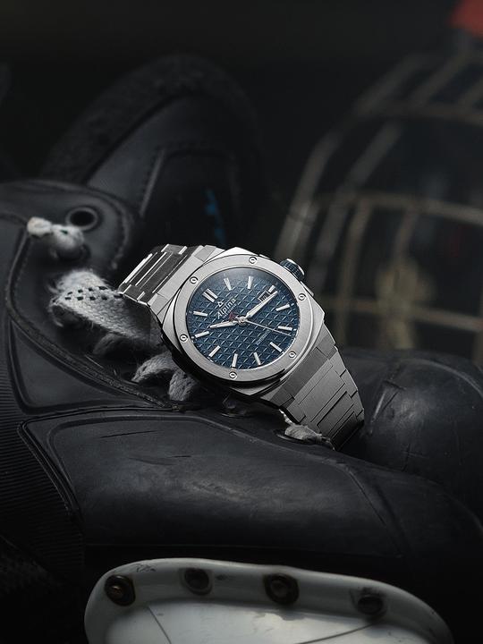 Actual product image Alpina Watch Alpina AL-525TB4AE6B Extreme (Diving watch, 41 mm)