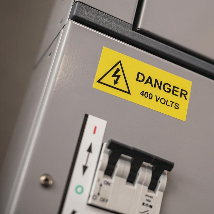 Actual product image Brother PT-E560BTSP Electrician Labelling Kit, integrated Bluetooth and automatic cutter (Up to 24 m