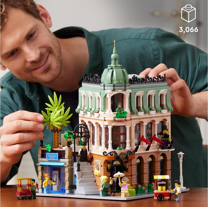 Actual product image LEGO Boutique- Hotel (10297, LEGO Rare Sets)