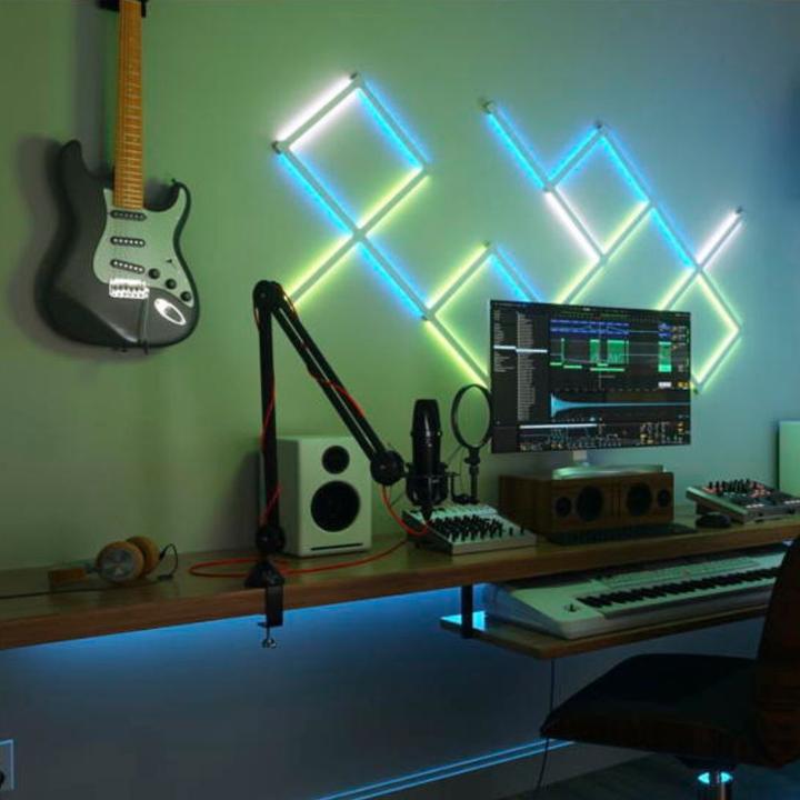 Actual product image Nanoleaf Lines Squared Starter Set (Multicoloured, 252 cm, Indoor)