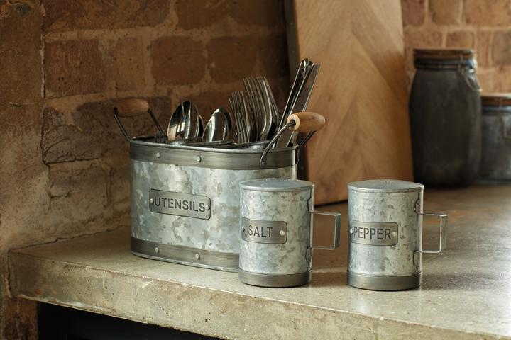 Actual product image Kitchen Craft Salt Shaker (Salt)