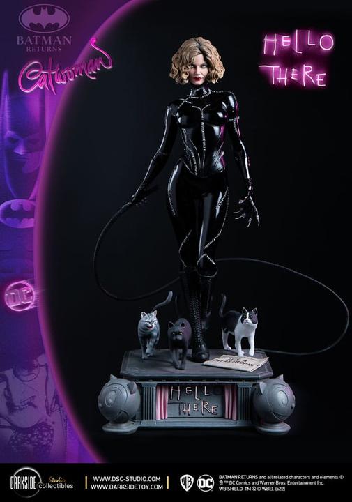 Actual product image Sideshow DC Comics diorama Batman & Catwoman 51 cm