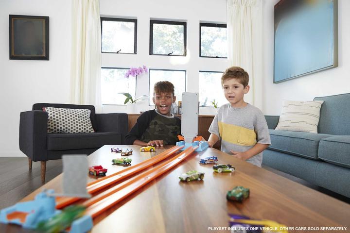 Actual product image Hot Wheels Dragstrip Champion, playset