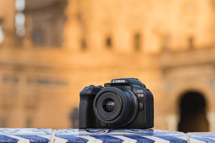 Actual product image Canon EOS R10 (24.20 Mpx, APS-C / DX)
