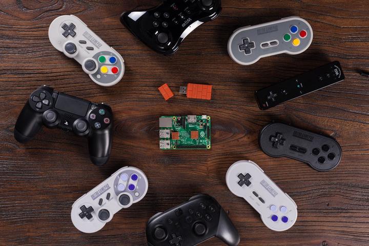 Produktbild 8bitdo USB Wireless Adapter (Switch)